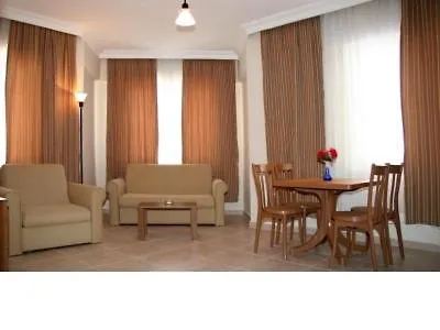 אתר נופש Elysee Garden Family אלאניה