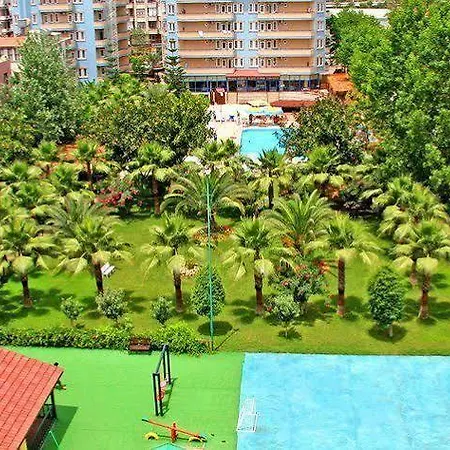אתר נופש Elysee Garden Family אלאניה